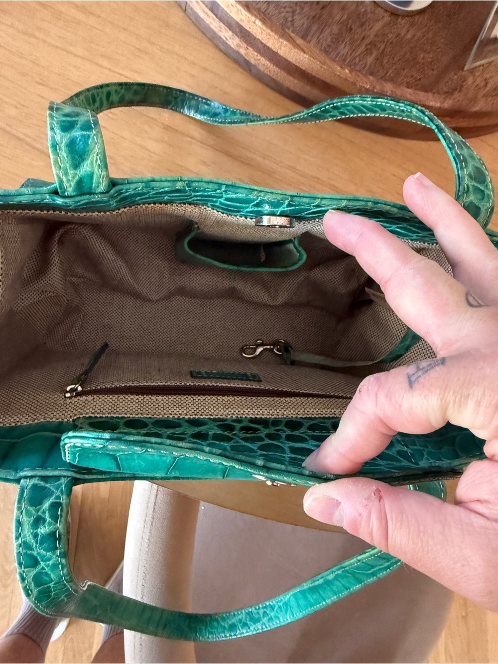 Y2K Dooney & Bourke Teal Croc-Embossed Shoulder Bag - Picture 8 of 13